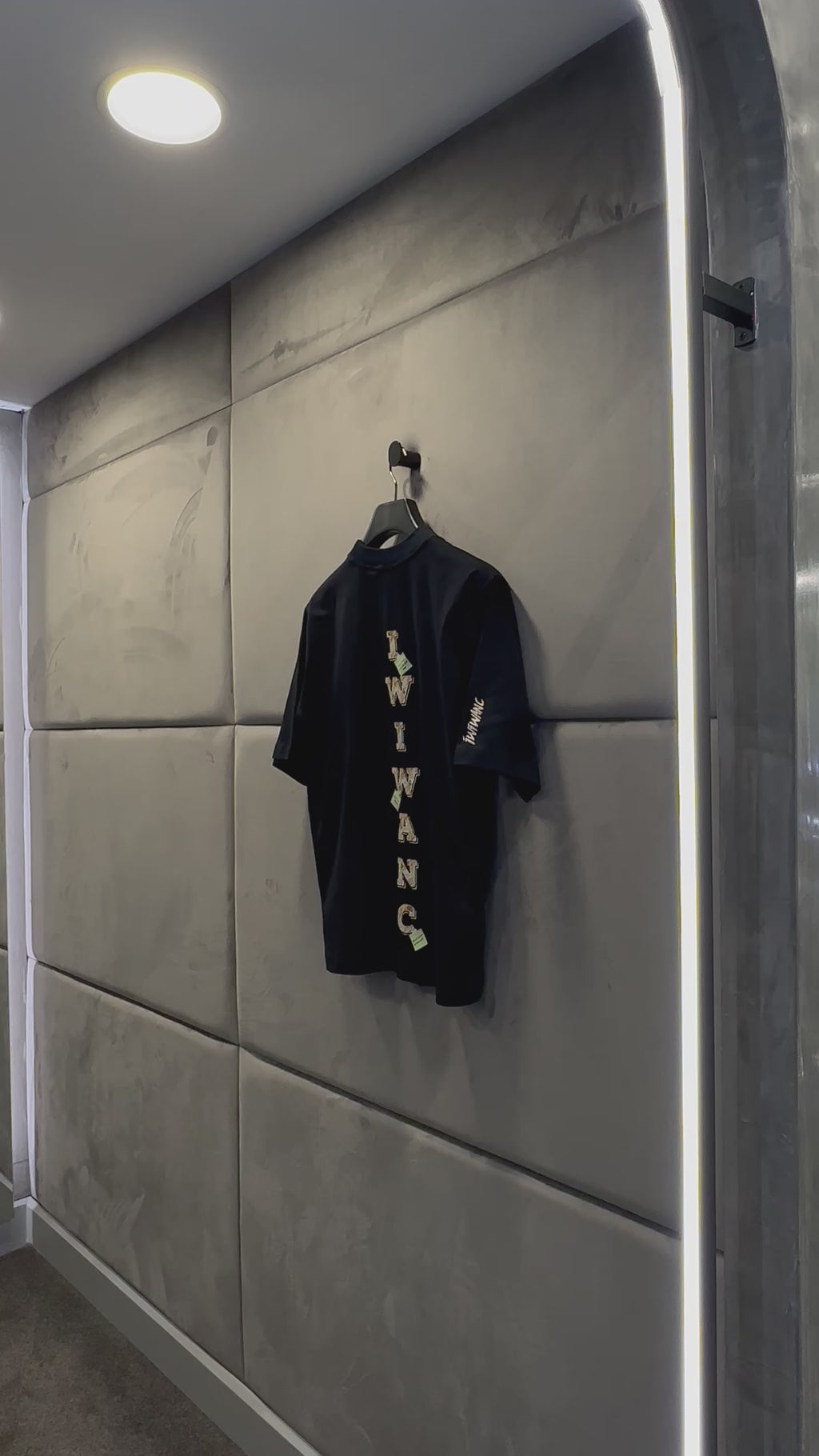 Expensive swaggg t-shirt (black)