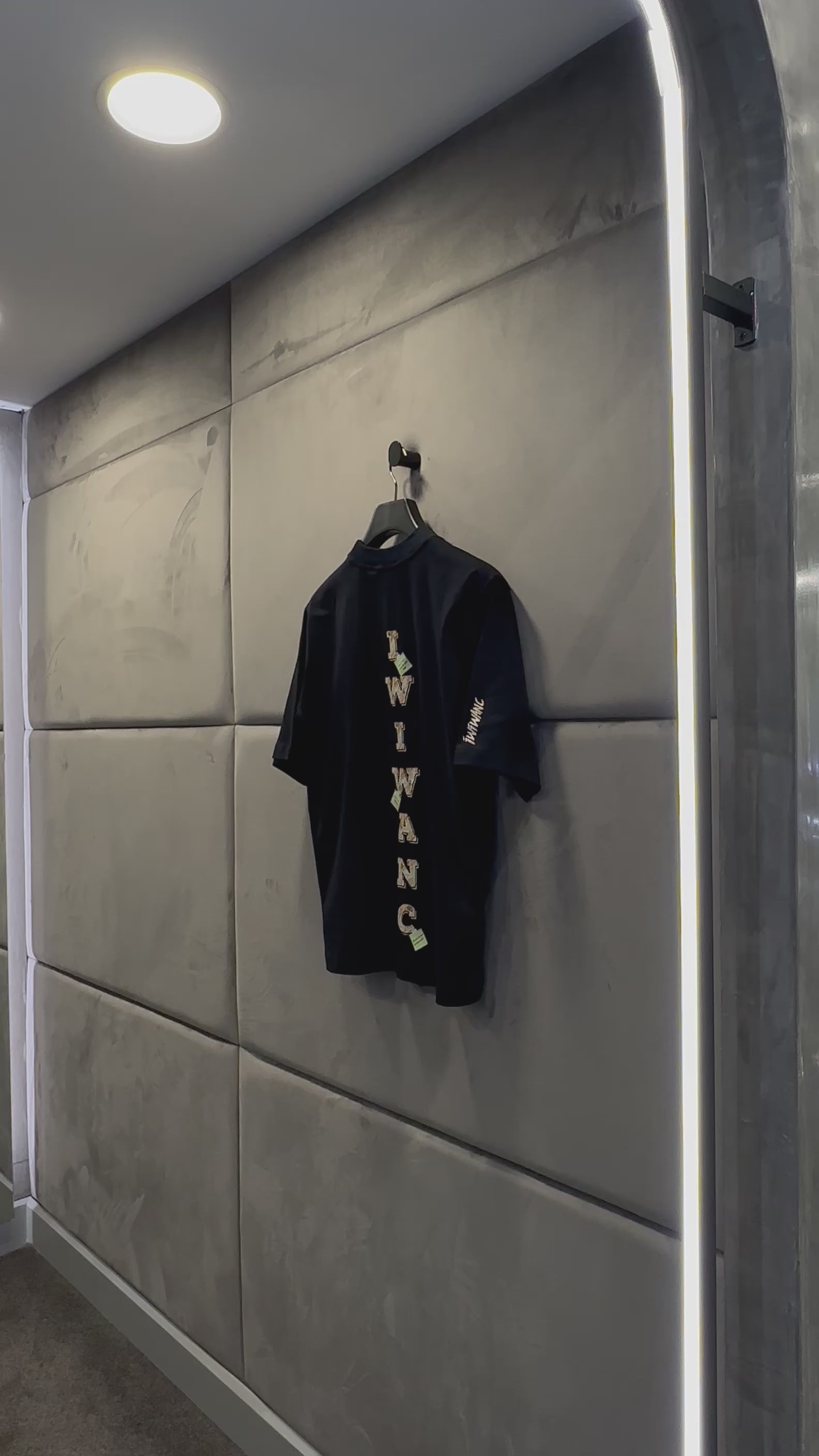 Expensive swaggg t-shirt (black)